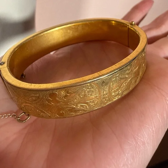 Antique Victorian 1880 stamped Gold plated Floral Etched Bangle Bracelet - Picture 9 of 16